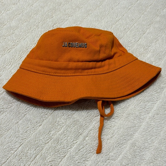 Jacquemus Accessories - Jacquemus bucket hat